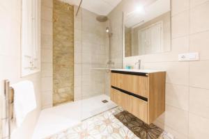 Bravissimo El Lleó, bright 4-bedroom apartment