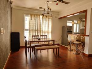 Lakeview 3BHK on 12th Floor for Family with Vehicle