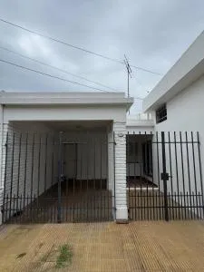Casa 3 dormitorios - Sinsacate