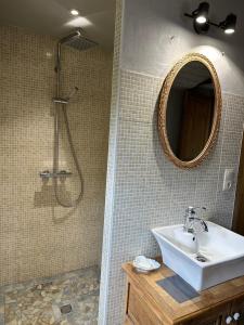 Maisons de vacances chez Marie, petit cocon avec piscine : photos des chambres