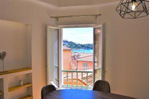Appartements LARA AP4441 By Riviera Holiday Homes : photos des chambres