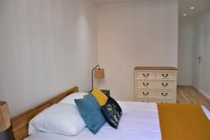 Appartements LARA AP4441 By Riviera Holiday Homes : photos des chambres