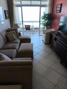 Pé na Areia 4 dormitórios BC