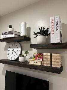 Oyasumi Condotel with balcony-Megatowers 1 Near Session, SM, Burnham park, Baguio City