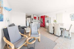 AS17006 - P3 Vue mer face à la plage sans route à traverser et proche centre ville