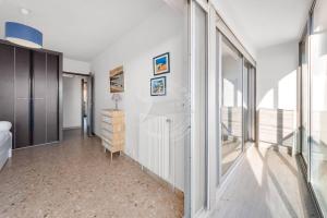 AS17006 - P3 Vue mer face à la plage sans route à traverser et proche centre ville