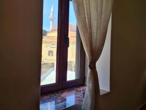 Shades of Wood Old Town