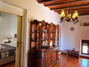 Shades of Wood Old Town