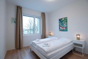 One Bedroom Apartment with balcony Q room in HITrental Letzigrund - Apartment