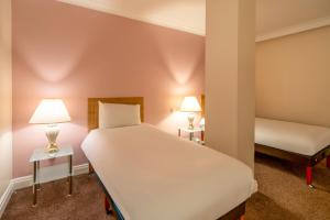 Twin Room (No Windows) room in Sachas Hotel Manchester