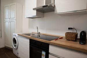 Elegante Alloggio con Parcheggio Gratuito