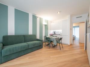 Superior One-Bedroom Apartment with Balcony