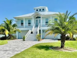 Seaside Boca with Pool an Fire Pit - 普拉西达