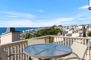 Dolphin View - SUR43