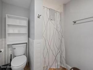 Enchanting 2-Bedroom Ground Floor Beach Condo at Cape Canaveral WiFi & AC