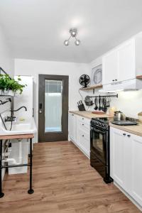 W. Cola Mini Pad -Tiny House