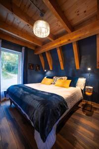 AAT - Timber A-Frame Cabin on French River