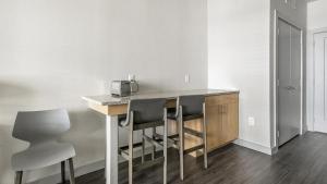 Landing at The Standard in the Heights - 1 Bedroom in Northside