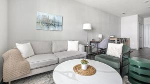 Landing at The Standard in the Heights - 1 Bedroom in Northside