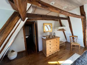 Maisons de vacances Le corps de Ferme et la Grange a Chassagne : photos des chambres