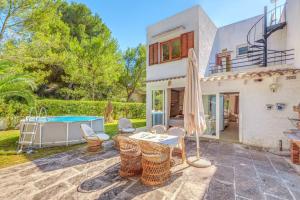 Beach House, 1 min to beach