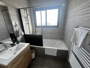 Villas Maison 70 avec 8 chambres lechaffardcom : photos des chambres
