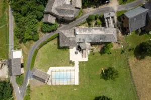 Grand Gîte piscine, L'Estrebaldie Aveyron - Centrès