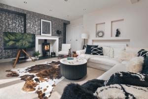 Rosemount Lake District Townhouse with Hot Tub - Ridgestone