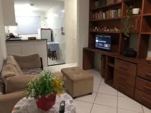 Apartamento com Wifi, Livros e Espaço Pet - 萨纳