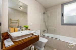 ViVi Homes - Casa Ferli Marbella Pool, Garden, Golf & Sea View