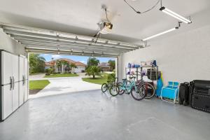 Cape Coral Home with Huge Heated Pool & Lanai