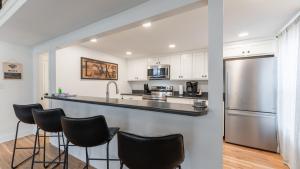 Modern Getaway - New Outdoor Amenities! - Location
