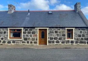 Number Forty Two, Portsoy - A 3 bedroom cottage with sea views - 波索伊