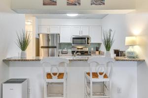 2 Mi to Ocean Miramar Beach Condo with Balcony