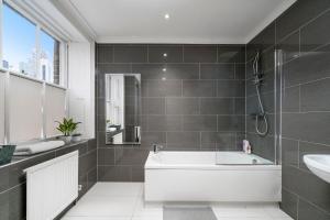 Luxury 2bed by 02 Arena Excel with Free Parking