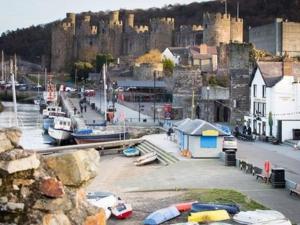 Y Gorlan - Snowdonia luxury house Carneddau mountain views