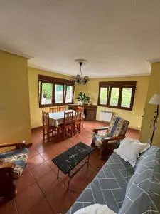 Casa con jardín a pie de playa y montaña - Cuñaba