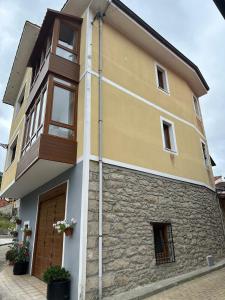 Casa con jardín a pie de playa y montaña