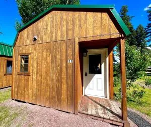 Triple G’s Resort - Cabin 11 - Babb