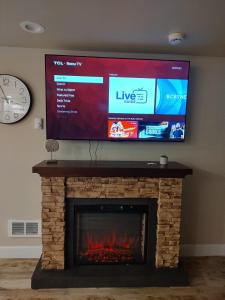 2 bdrm, Walking distance to all