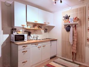 Aurora Lakefront Cottage OTSOLA, 55 km from Rovaniemi