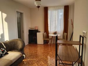 Fligel in the garden - 3hvězdičkové hotely ve městě Kutaisi