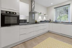 The Heart of Brixham, Bolton Plaice, Luxury Apartment