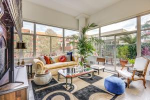 Luxe Condo with Private Patio and Perks in Emeryville!