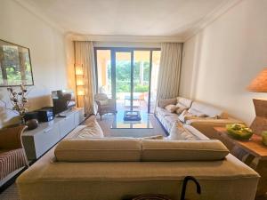 Beachfront Apartment in San Pedro - Pass the Keys