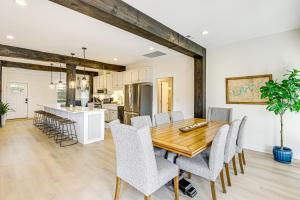 Fish, Boat and Unwind Old Hickory Lake Retreat