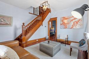 Luxury 8 Bedroom House, Steps to Tropicana, Beach and Boardwalk!