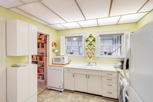 Central and Ornate Sewanee Home with Screened-In Porch