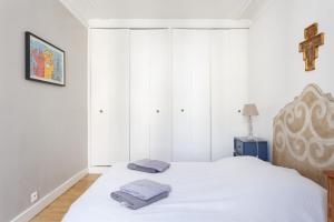 Family Apartment - MON AMOUR - Closeyou need- Cosy Modern & Comfort - FREE PARIS Travel GUIDE