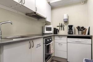 1-roms leiligheter med felles bad, stue og kjøkken